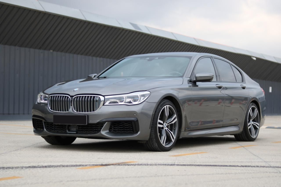 BMW 750