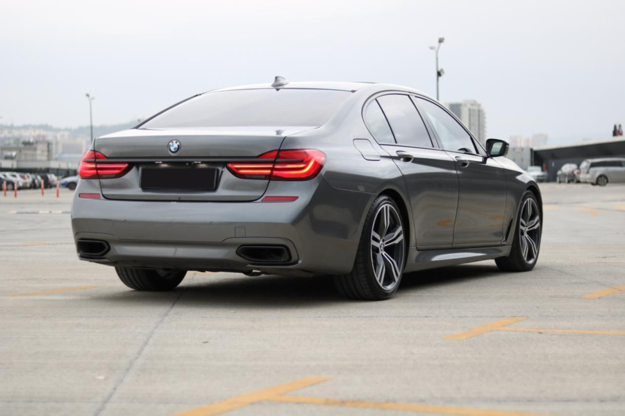 BMW 750