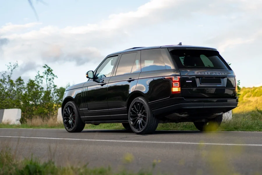Range Rover на длительный срок: кому подходит аренда от месяца и как получить персональную цену