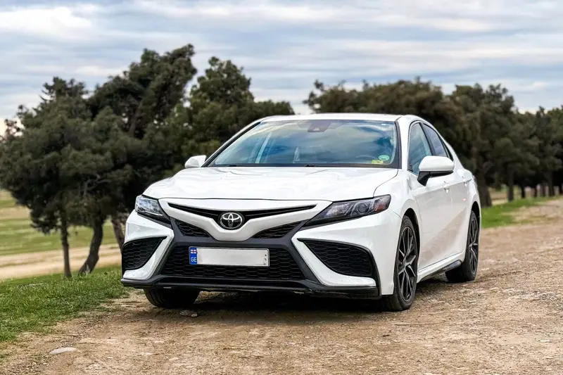 Toyota Camry (item. 2)
