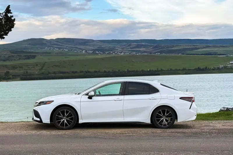 Toyota Camry (item. 2)