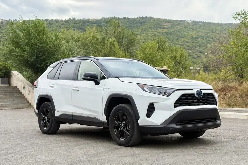 Toyota RAV4 4×4 2021 (item. 2)