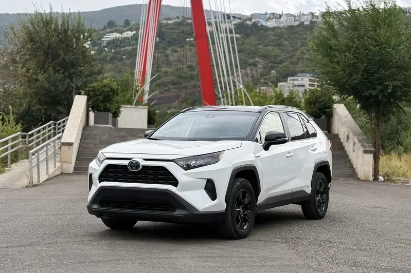 Toyota RAV4 4×4 2021 (item. 2)