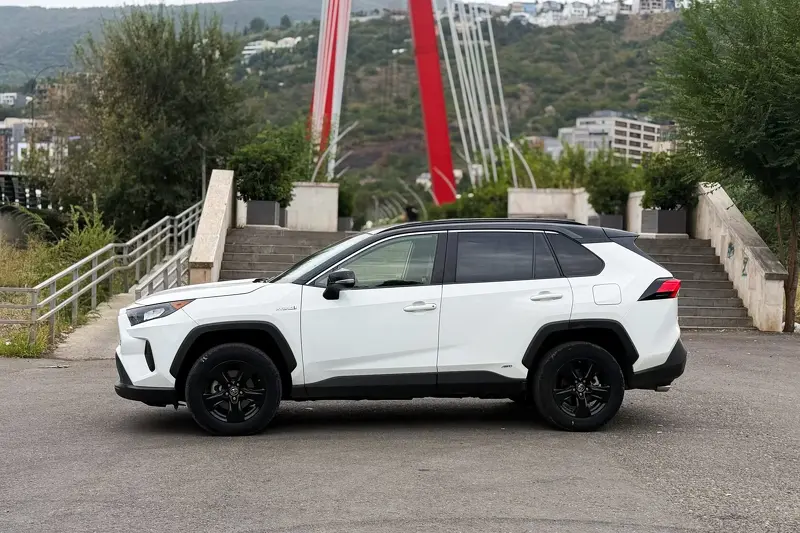 Toyota RAV4 4×4 2021 (item. 2)
